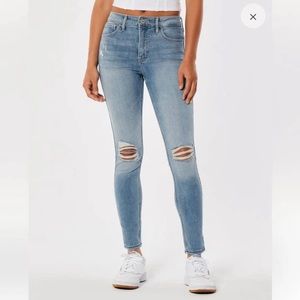 Women ripped Jean from Hollister